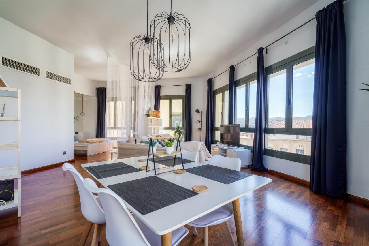 Espectacular Loft En Centrico Edificio Singular Apartment Manresa Bagian luar foto