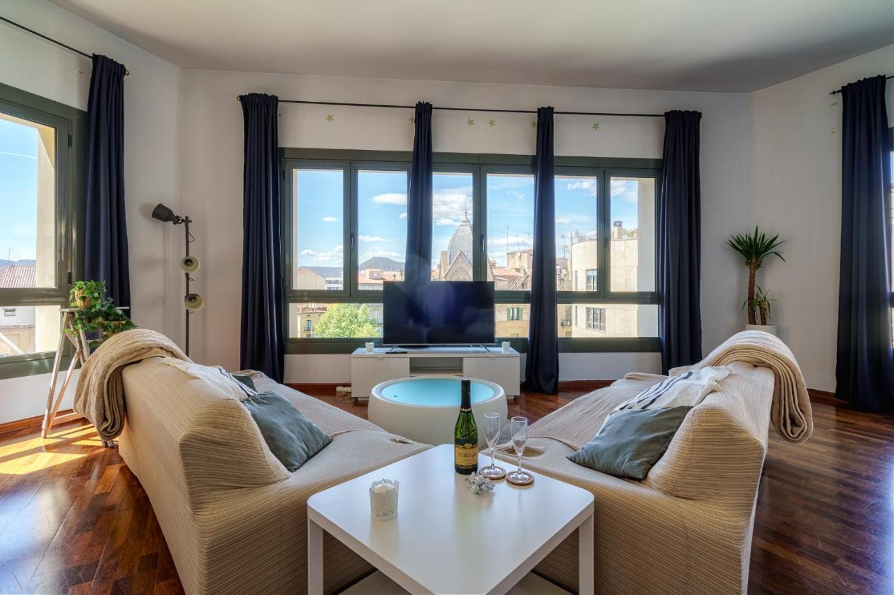 Espectacular Loft En Centrico Edificio Singular Apartment Manresa Bagian luar foto